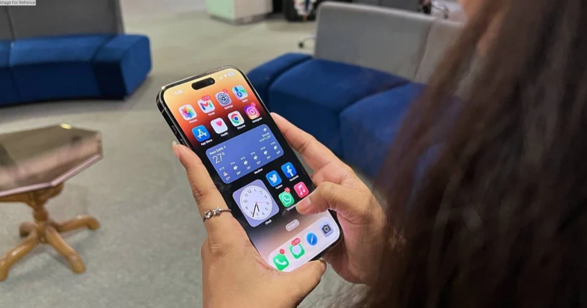 Report: Samsung OLED is used by over 70 per cent Apple iPhone 14 devices